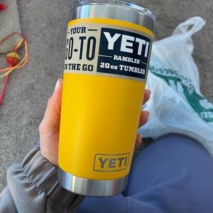 Yeti 20oz tumbler (yellow) with coffee lid, never used